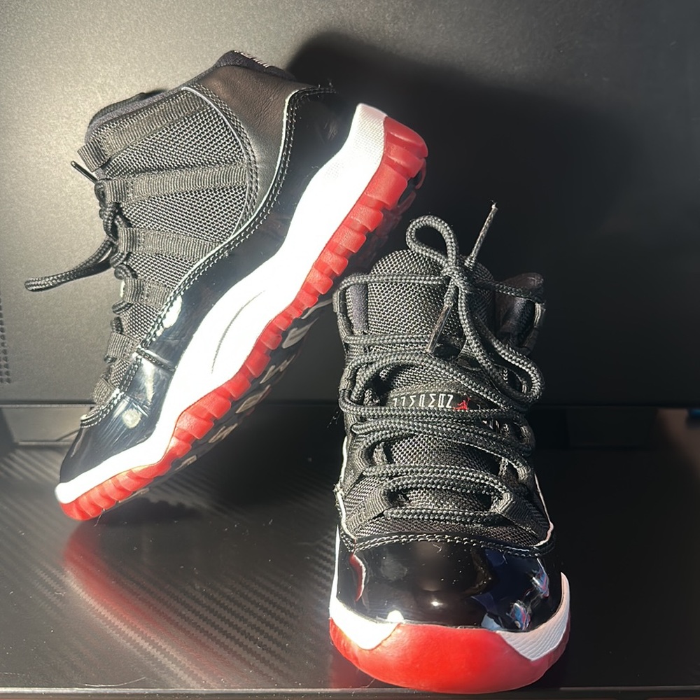 Jordan 11 Retro - Size 1y